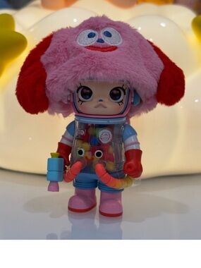 Mega Space Molly Orange Juice Vinyl Figure - sealed Jon Burgerman series 4